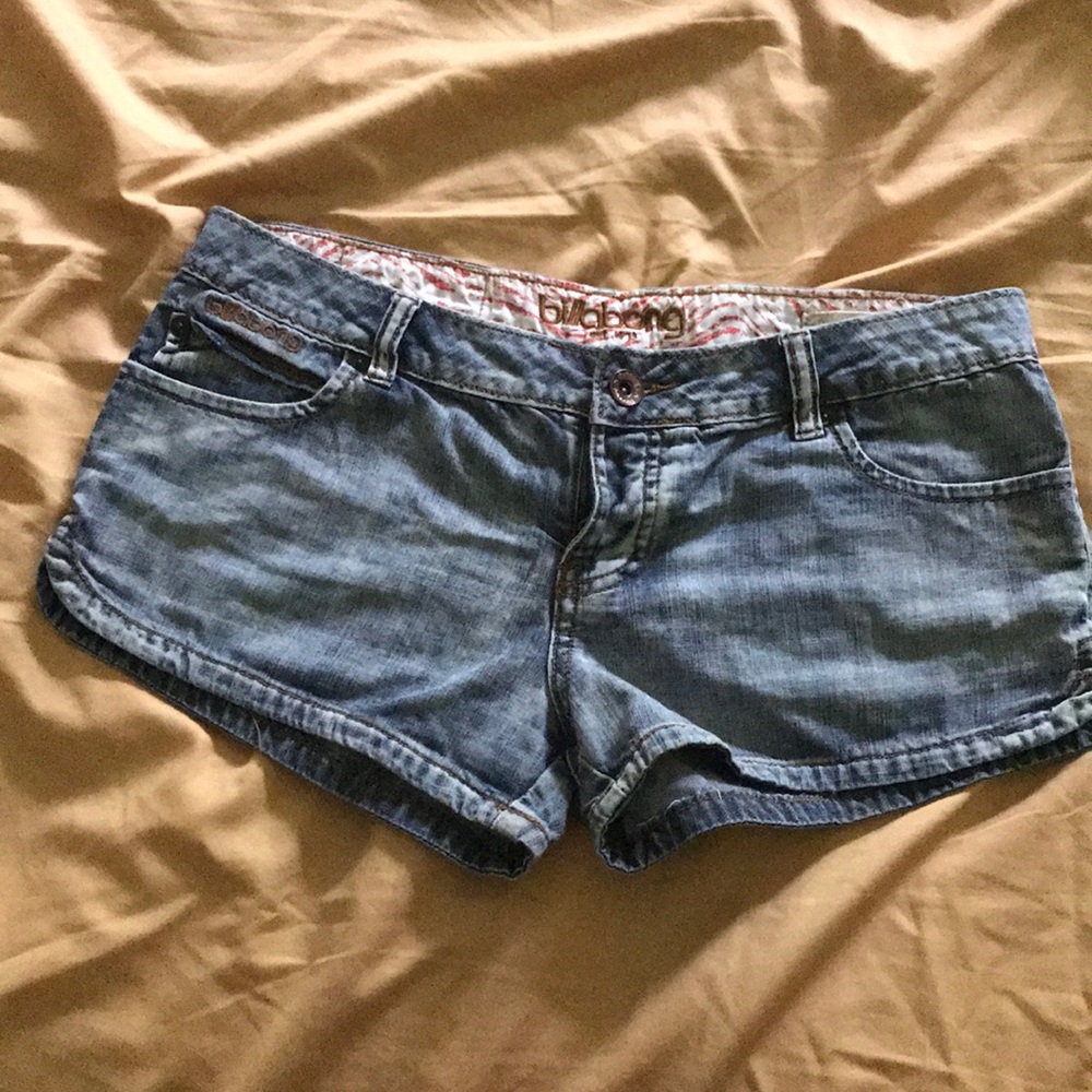 Billabong low rise shorts